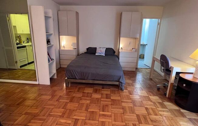 77 W 55 ST