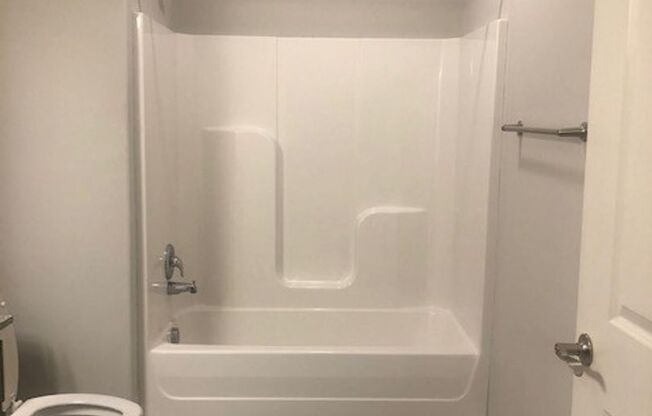 1 bed, 1 bath, 848 sqft, $775, Unit 05
