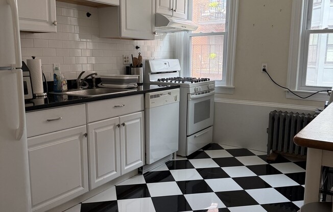 12 FOLLEN ST