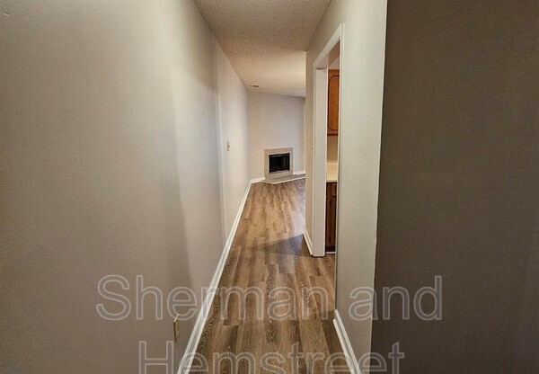 214 CMNS DR