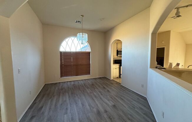 4 bed in Putnam City! New luxury plank flooring and new electric range!