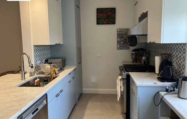225 LINCOLN PL