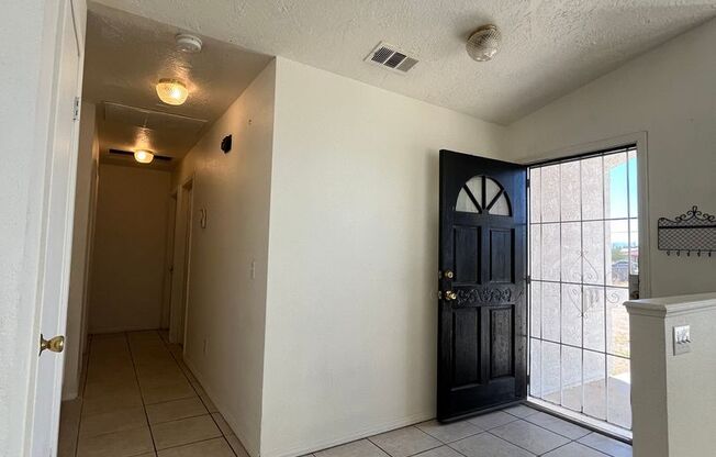 4 bdr 2 bth in Hesperia.. RV parking accessibility