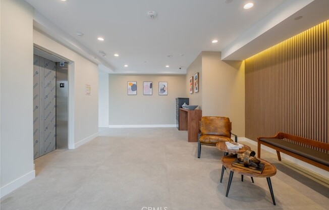 10218 FERNGLEN AVE