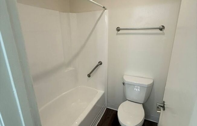 1 bed, 1 bath, 716 sqft, $2,150, Unit J004