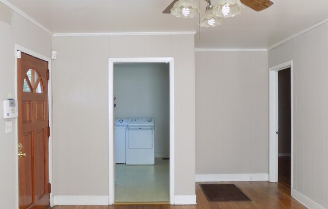 2 beds, 1 bath, $1,050