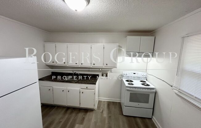 2 beds, 1 bath, 700 sqft, $720, Unit 418 Ridley St