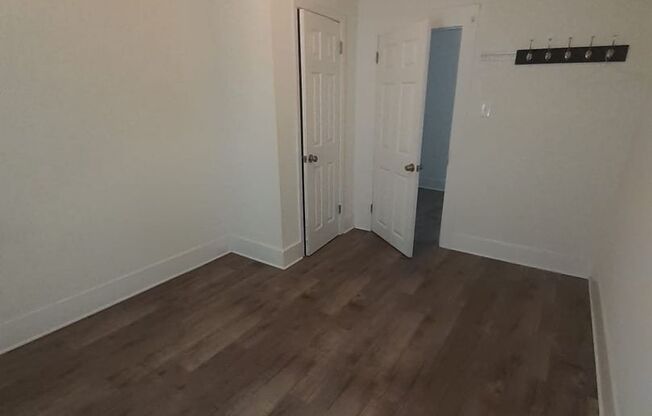 2 beds, 1 bath, $1,200