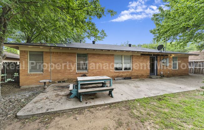 1413 W TUCKER BLVD