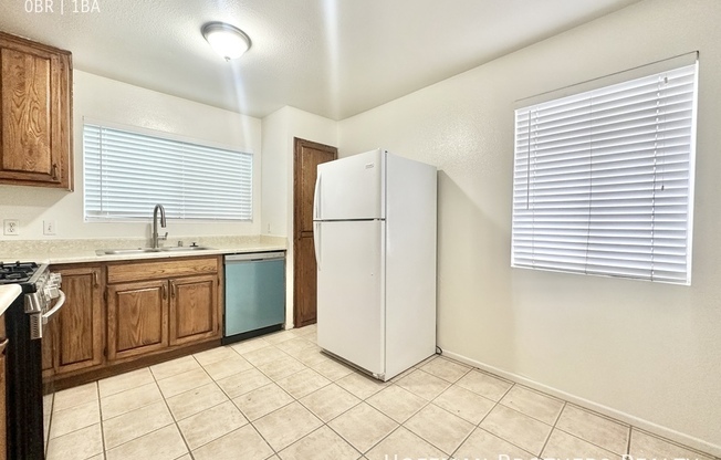 5709 WILLOWCREST AVE