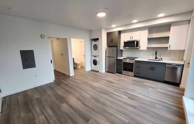 1 bed, 1 bath, 385 sqft, $1,695, Unit 504