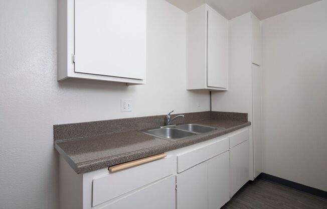 1 bed, 1 bath, 675 sqft, $1,950, Unit 11