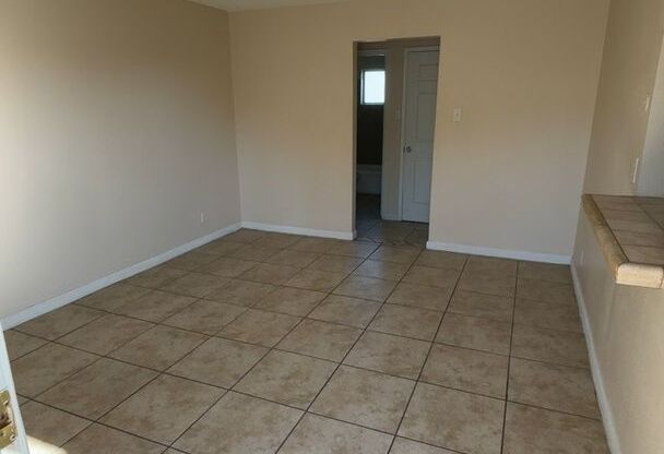 1 bed, 1 bath, 550 sqft, $1,075, Unit 2560-85