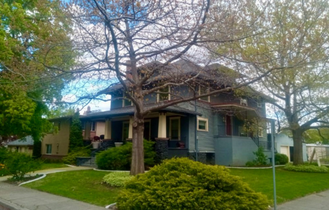 3 E 13 AVE