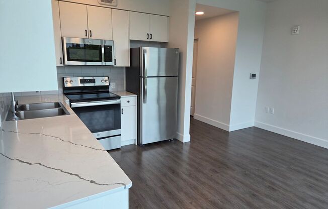 Studio, 1 bath, 327 sqft, $1,750, Unit 410-511
