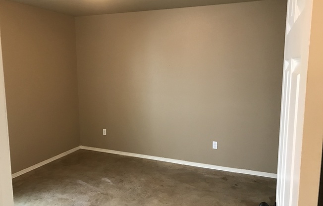 2 beds, 1 bath, $775