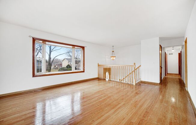 4 Bed 2.5 Bath in Des Plaines
