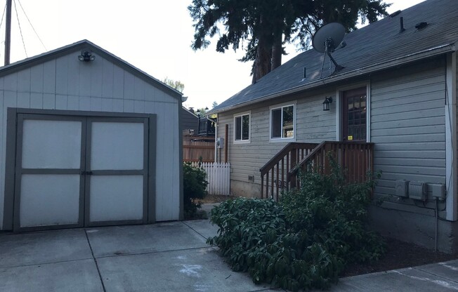 2x2 with Loft! Walk to Harney Elementary! Easy Freeway Access!