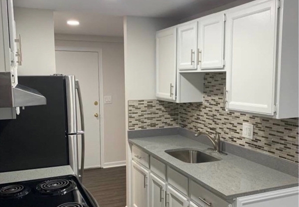 1 bed, 1 bath, 540 sqft, $1,350, Unit D6