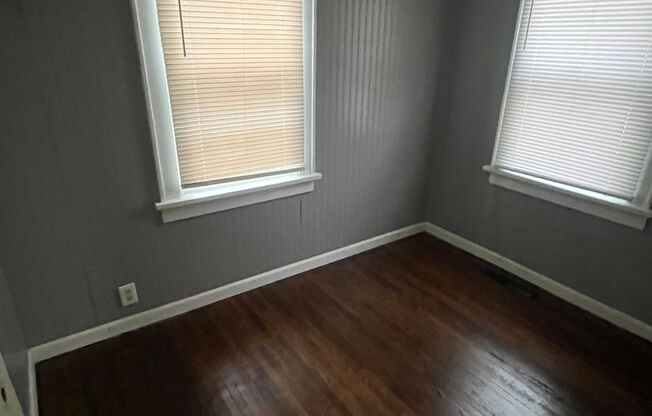 2 beds, 1 bath, $765, Unit 1835 S Euclid