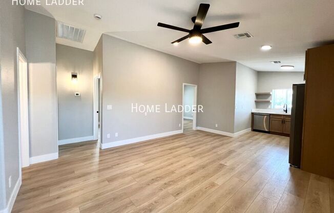1124 E POLK ST