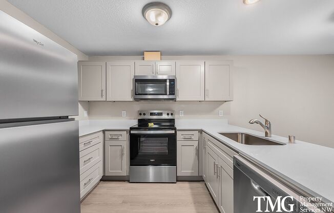 1 bed, 1 bath, 735 sqft, $1,565, Unit C36