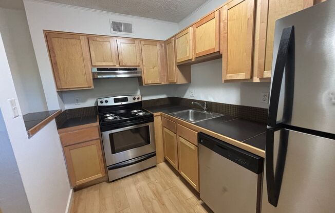 2 beds, 1 bath, 700 sqft, $1,299, Unit ANT2202-204