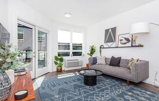 1 bed, 1 bath, 670 sqft, $1,599