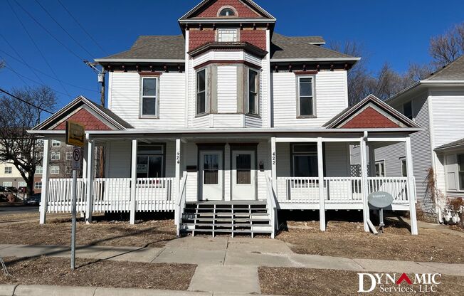 422 424 W 12 ST