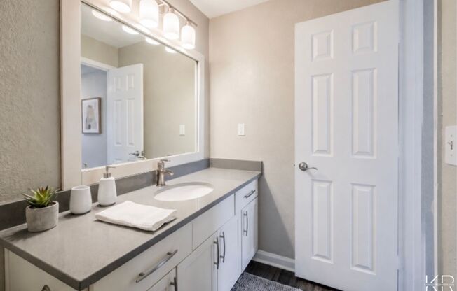 1 bed, 1 bath, 705 sqft, $1,375, Unit 2032