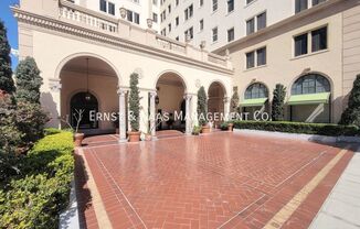 315 W 3rd Street, #1008