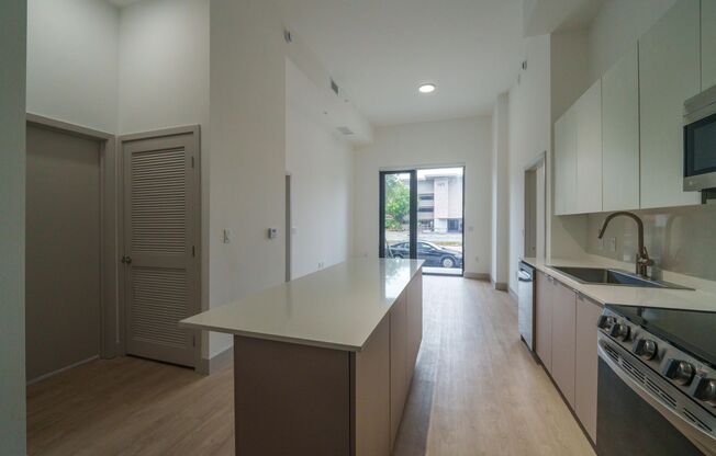 2 beds, 2 baths, 918 sqft, $2,155, Unit 106