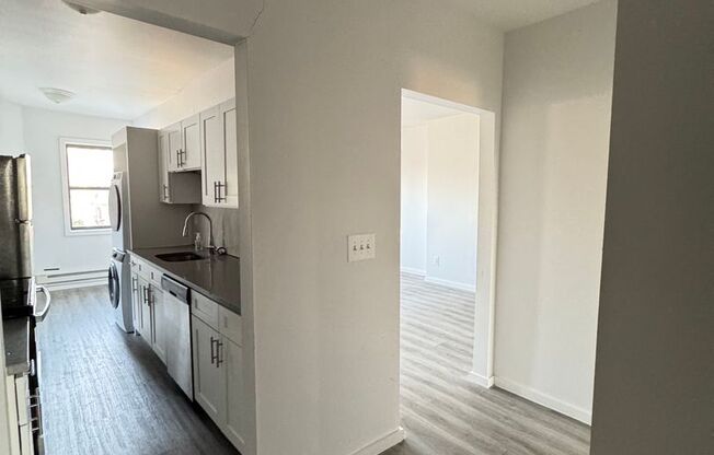1 bed, 1 bath, $1,195, Unit 4H