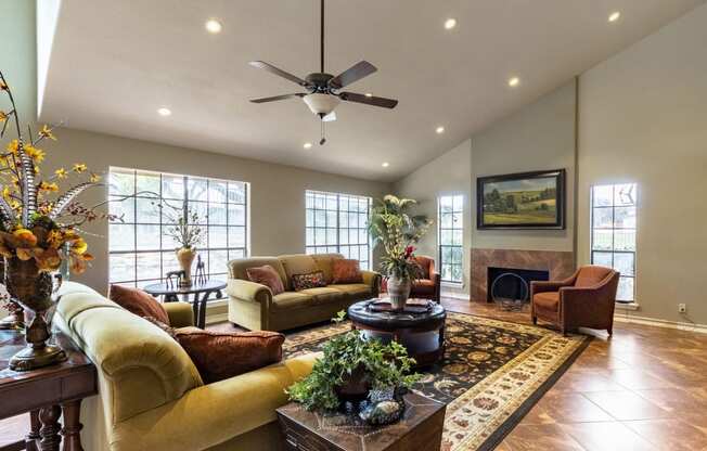 Welcome to The Hollows Apartments