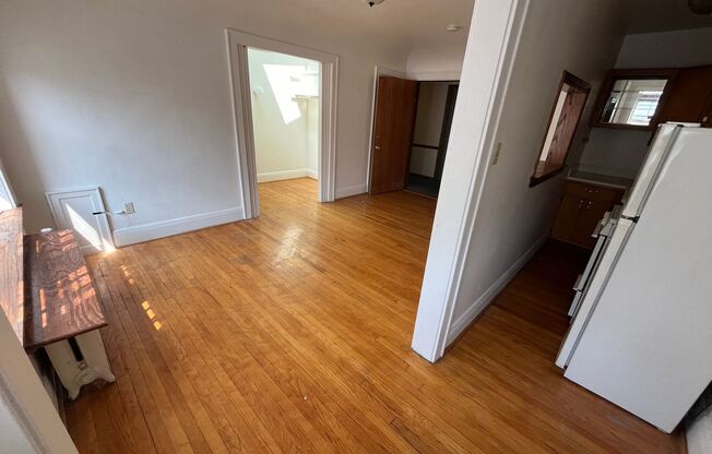 Studio, 1 bath, $795, Unit 17