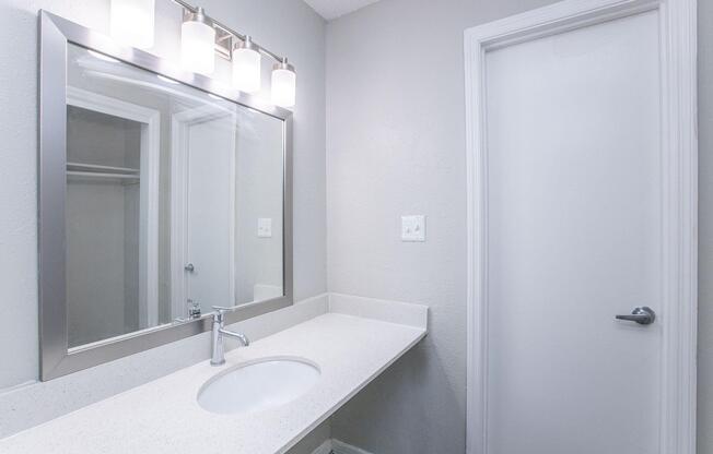 Studio, 1 bath, 420 sqft, $897