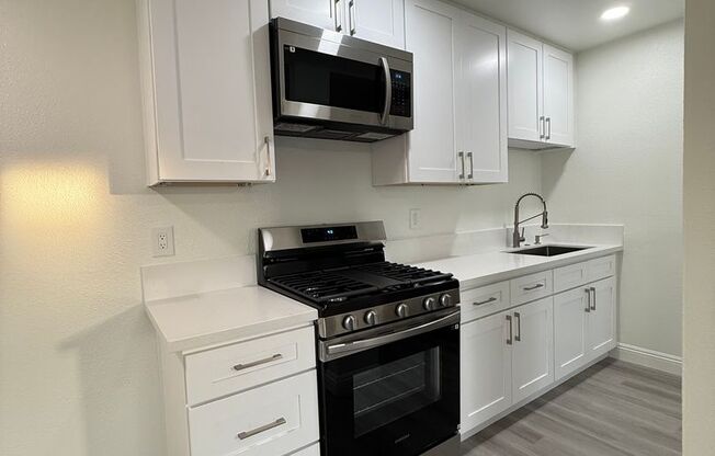 1 bed, 1 bath, 525 sqft, $1,925, Unit 9121-7