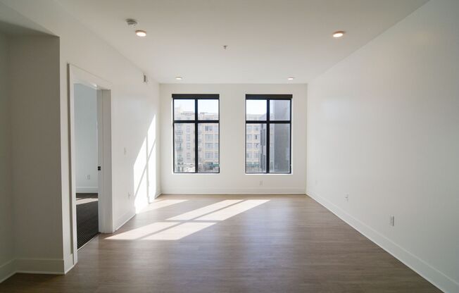 1 bed, 1 bath, 832 sqft, $1,305, Unit 213