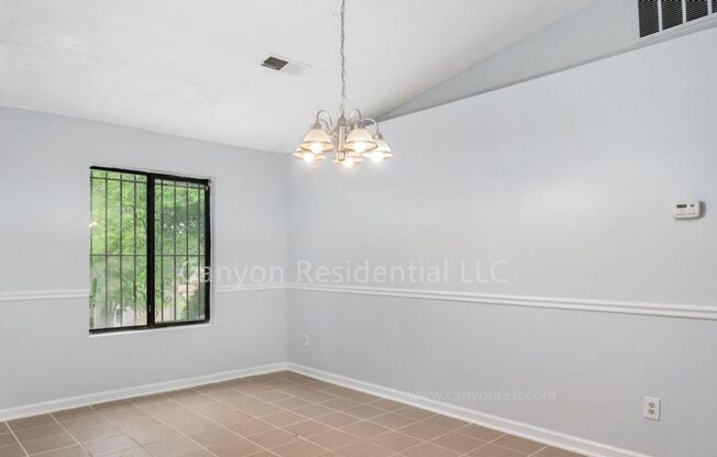 Beautiful 3b Room!Move in ready!