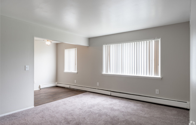 2 beds, 1 bath, 950 sqft, $1,290