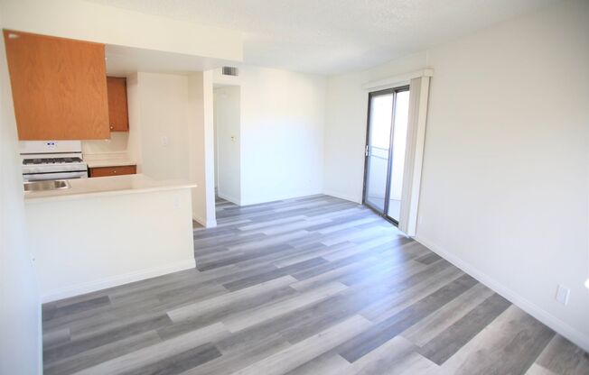 Nicely updated 2bd/1ba in NOHO Arts District