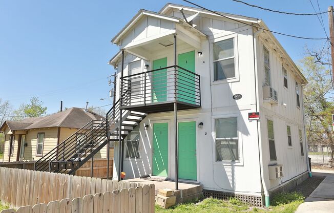 E 32Nd Street 505 1/2