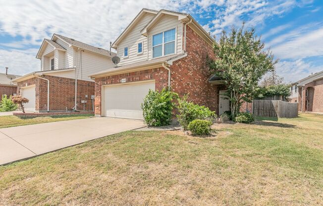 Bright, clean & open concept 3/2.5/2 home in Alexandra Meadows - 6333 Claire Drive, Fort Worth TX 76131