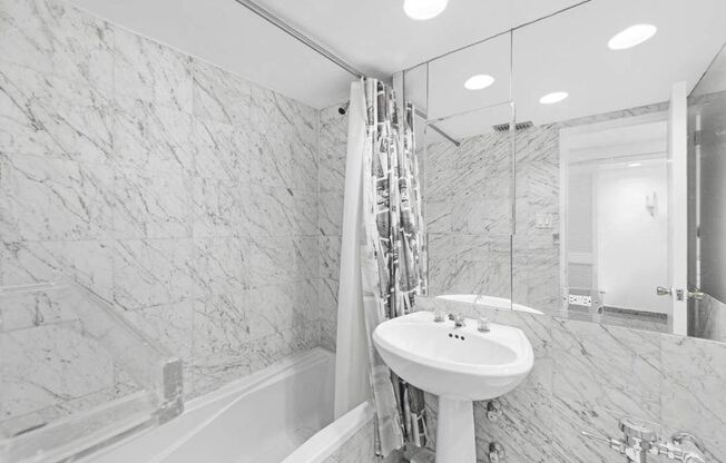 Studio, 1 bath, $2,999, Unit 3E