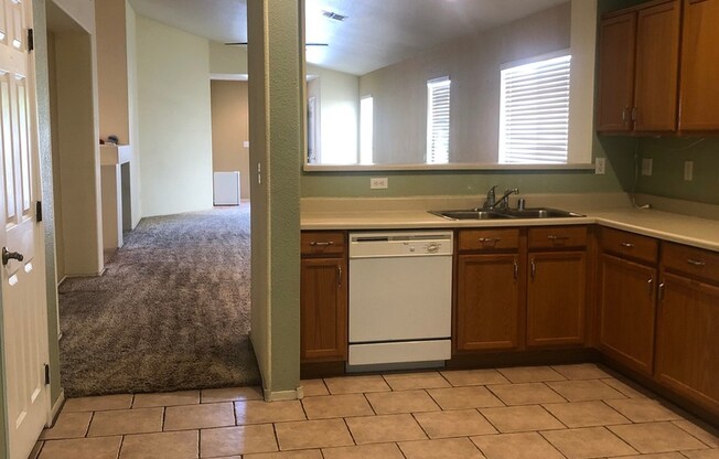 SINGLE STORY, 3 BEDROOM 2 BATH HOME. VAULTED CEILINGS,