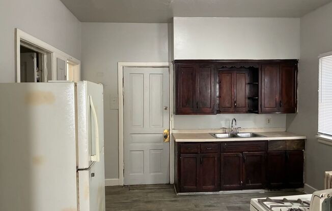 1130 W Washington St.