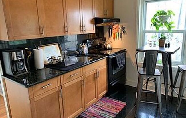 2 beds, 1 bath, $1,545, Unit Unit 3