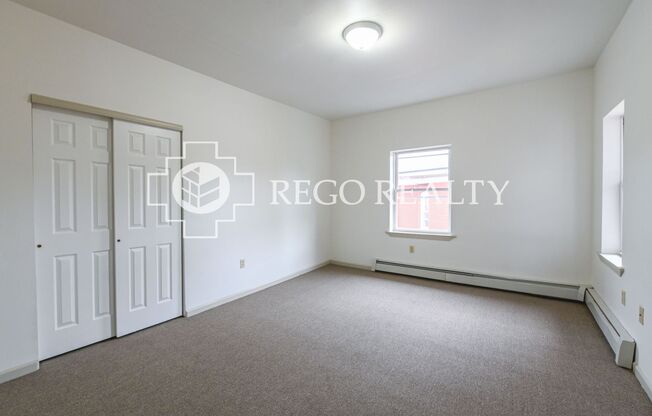 3 beds, 1 bath, 943 sqft, $1,750, Unit 301