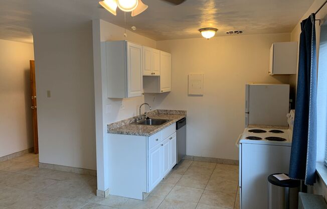 1 bed, 1 bath, 529 sqft, $1,350, Unit A2