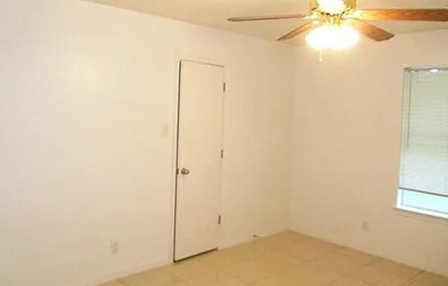 1308 Chips Dr